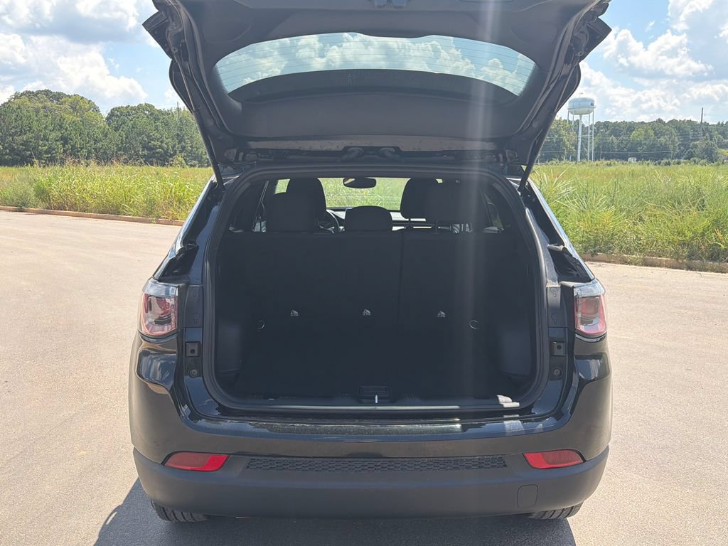 Used 2025 Jeep Compass Sport AWD/4WD image 18