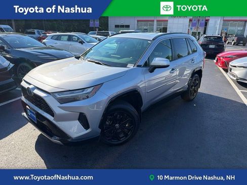 Used 2022 Toyota RAV4 SE w/ SE Grade Weather Package AWD/4WD image 1
