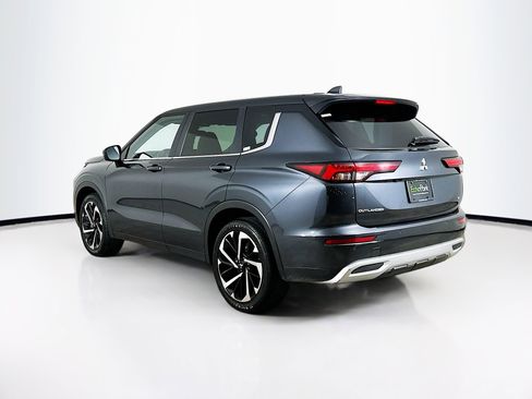 Used 2024 Mitsubishi Outlander SE image 5