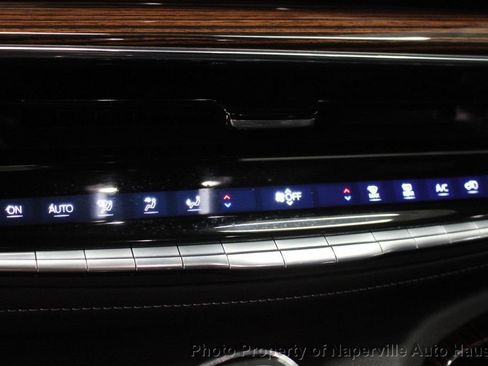 Used 2023 Cadillac Escalade ESV Premium Luxury AWD/4WD image 28