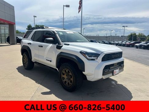 Certified 2025 Toyota 4Runner Trailhunter AWD/4WD image 4
