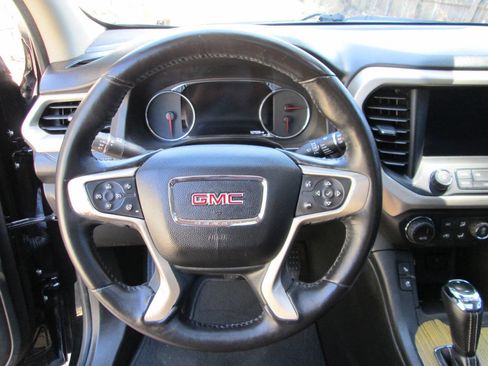 Used 2017 GMC Acadia Denali w/ Technology Package FWD image 15