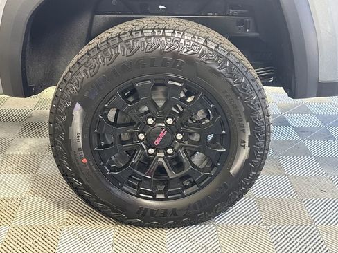 New 2026 GMC Canyon Elevation w/ Convenience Package image 19