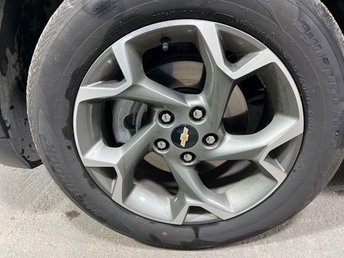 Used 2025 Chevrolet Trax LT w/ LT Convenience Package image 36