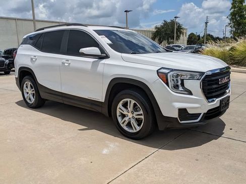 Used 2023 GMC Terrain SLE w/ Driver Convenience Package AWD/4WD image 2