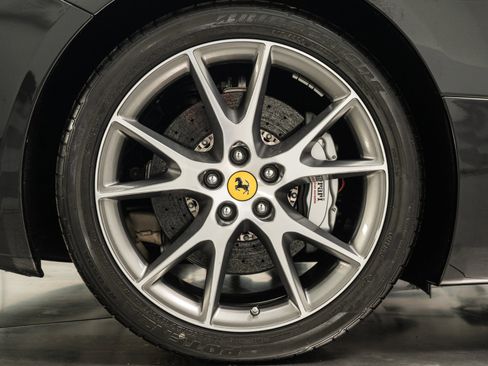 Used 2012 Ferrari California image 33