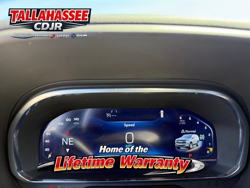 Used 2024 Chevrolet Suburban LT AWD/4WD image 18