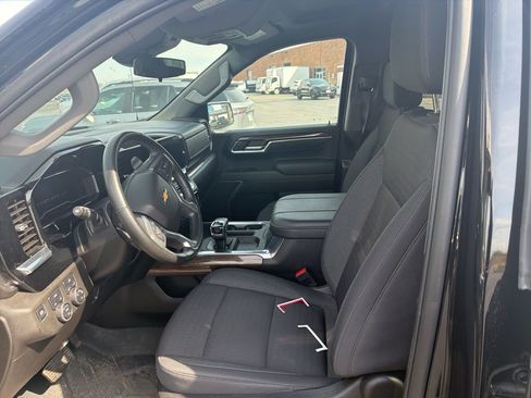 Used 2025 Chevrolet Silverado 1500 LT w/ Convenience Package II image 9