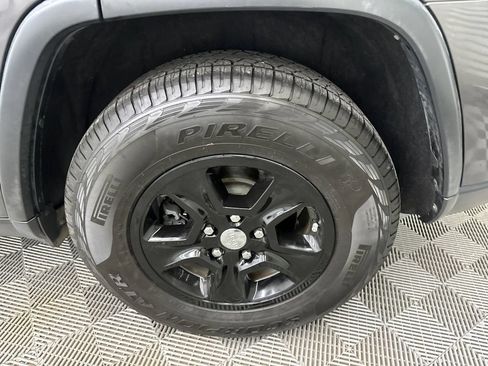 Used 2016 Jeep Grand Cherokee Laredo w/ Quick Order Package 23E RWD image 20
