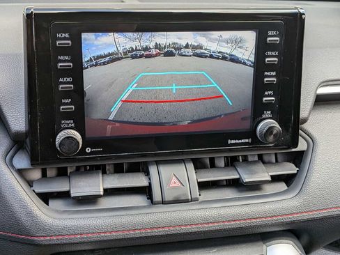 Used 2022 Toyota RAV4 SE w/ Weather & Moonroof Package image 27