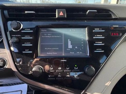 Used 2020 Toyota Camry LE w/ Convenience Package FWD image 20
