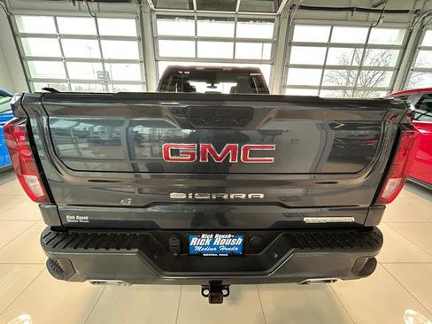 Used 2022 GMC Sierra 1500 Elevation w/ X31 Off-Road Package AWD/4WD image 9