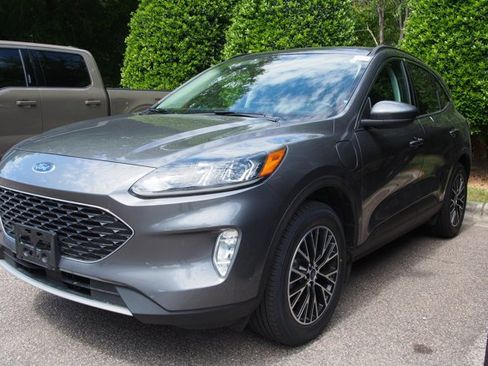 Certified 2022 Ford Escape SEL w/ Technology Package FWD image 4