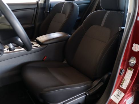 Used 2024 Nissan Sentra SV image 19