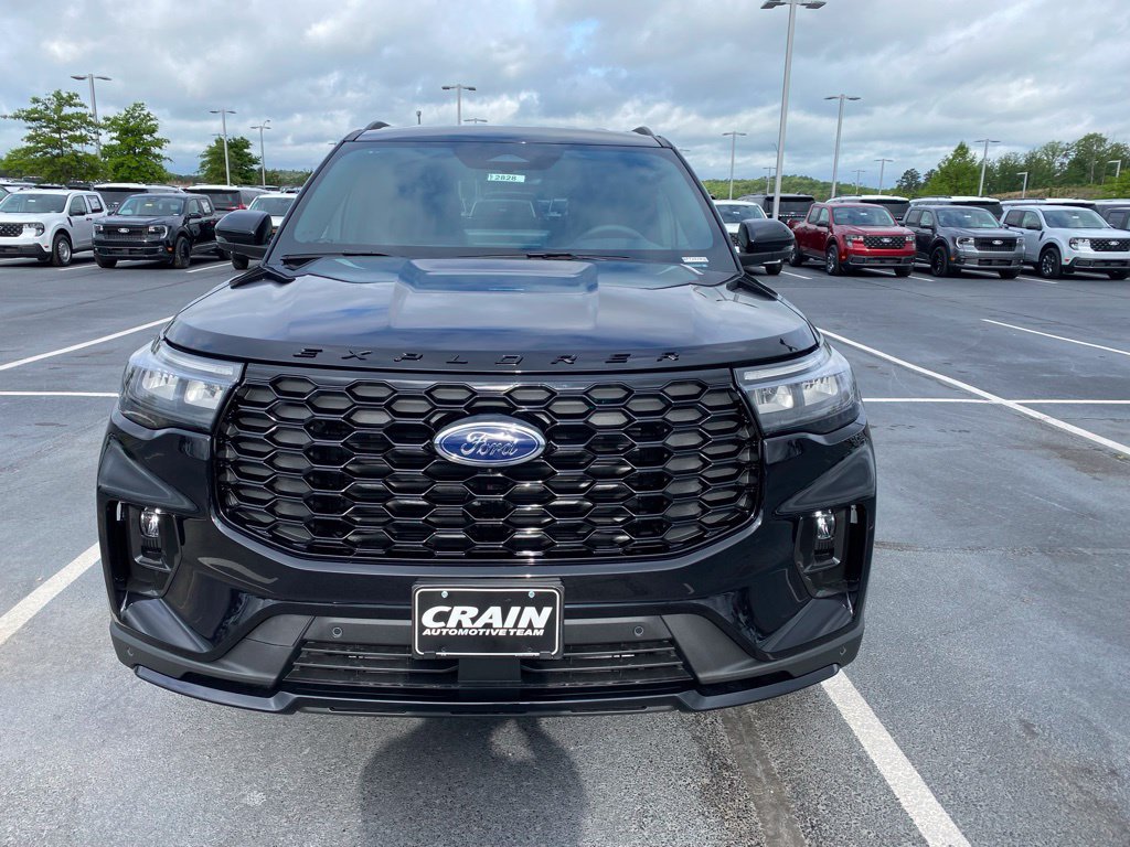 New 2026 Ford Explorer ST-Line w/ ST-Line Street Pack RWD image 2