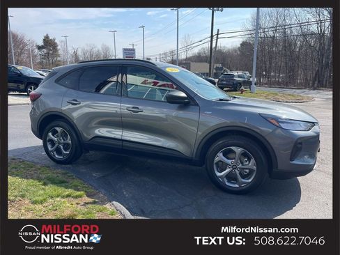 Used 2025 Ford Escape ST-Line image 6