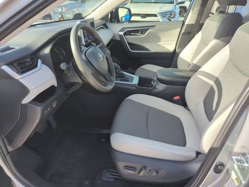 Used 2024 Toyota RAV4 XLE FWD image 11