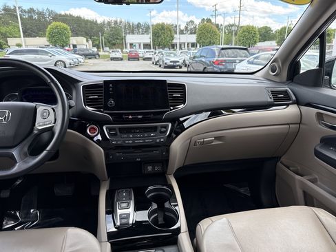 Used 2020 Honda Pilot Touring image 31