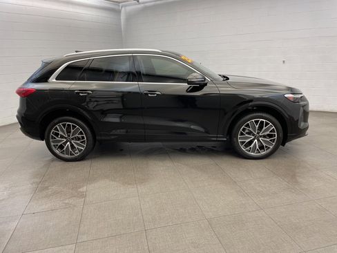 Used 2025 Audi Q5 Premium Plus image 3