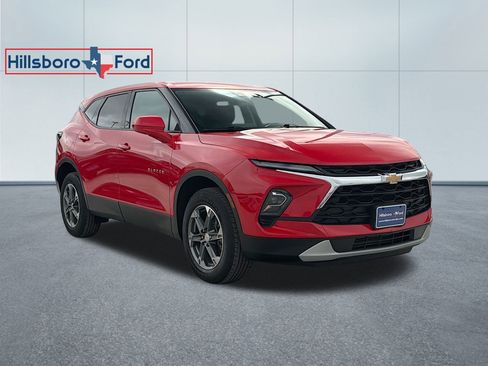 Used 2023 Chevrolet Blazer LT w/ Driver Confidence Package FWD image 4