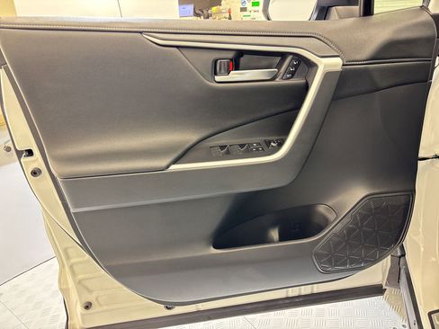Used 2024 Toyota RAV4 Limited image 12