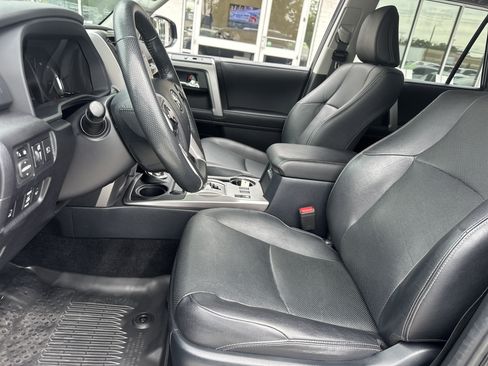 Used 2024 Toyota 4Runner Limited AWD/4WD image 10
