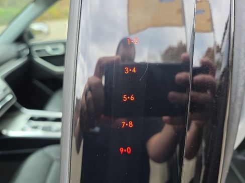 Certified 2022 Ford Explorer XLT w/ Equipment Group 202A image 20