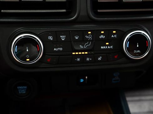 Certified 2022 Ford Maverick Lariat w/ Lariat Luxury Package AWD/4WD image 29