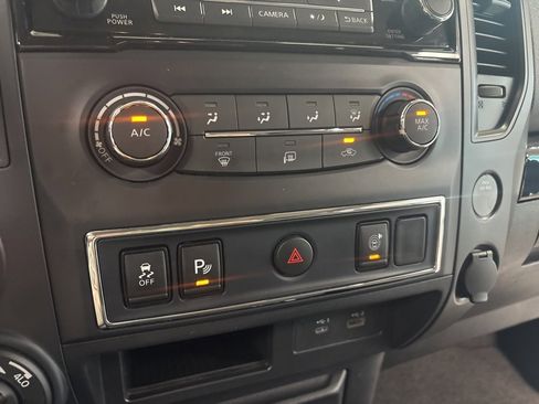 Used 2023 Nissan Titan SV image 18