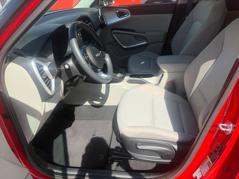 Used 2022 Kia Soul LX w/ Technology Package FWD image 28