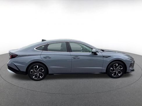 Used 2025 Hyundai Sonata SEL FWD image 16