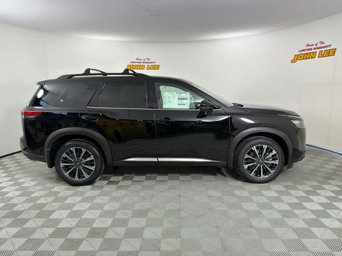 New 2026 Nissan Pathfinder Platinum image 7