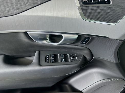 Used 2024 Volvo XC90 B5 Core image 15