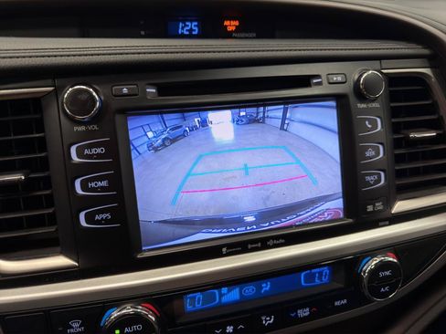 Used 2016 Toyota Highlander XLE FWD image 20