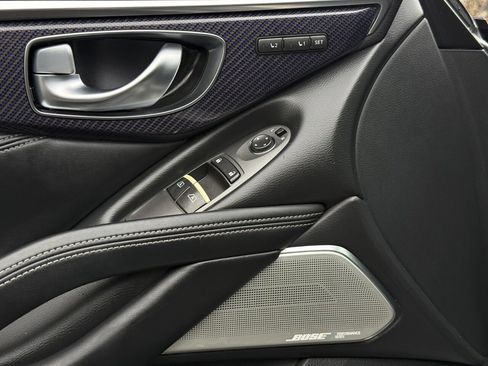 Used 2017 INFINITI Q60 Red Sport 400 image 18