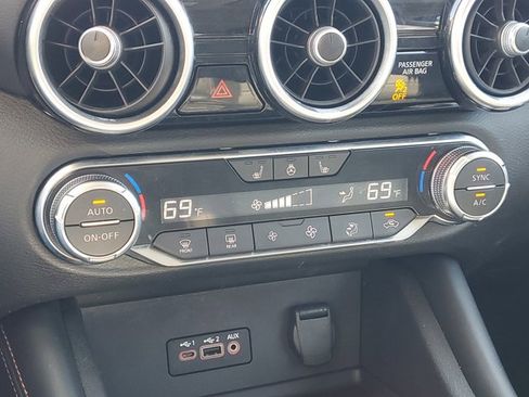 Certified 2021 Nissan Sentra SR w/ SR Premium Package image 17