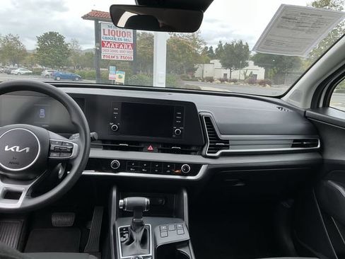 Used 2023 Kia Sportage LX AWD/4WD image 13