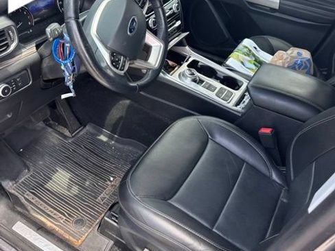 Used 2021 Ford Explorer Limited w/ Equipment Group 301A RWD image 9