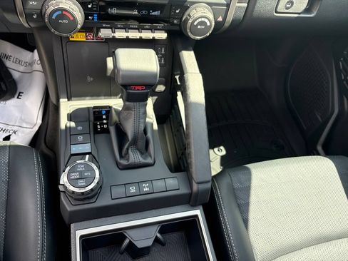 Used 2026 Toyota 4Runner TRD Off-Road Premium AWD/4WD image 17