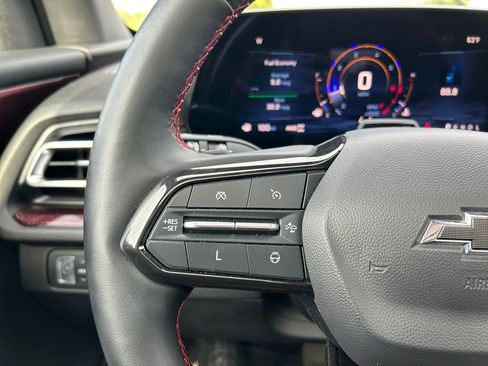 Used 2024 Chevrolet Traverse RS image 17