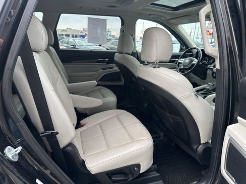 Used 2021 Kia Telluride EX w/ EX Premium Package image 28