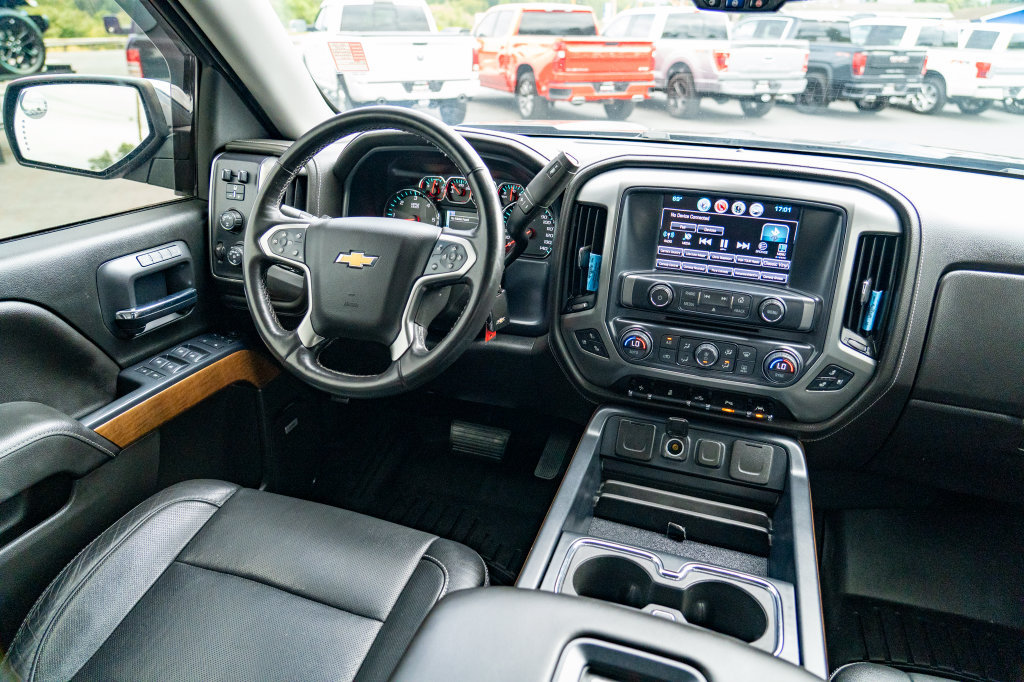 Used 2018 Chevrolet Silverado 1500 LTZ w/ LTZ Plus Package AWD/4WD image 22