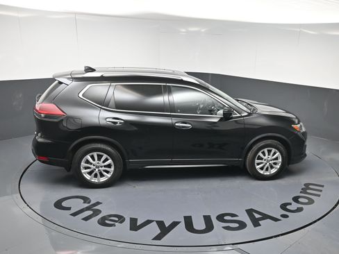 Used 2020 Nissan Rogue SV image 34
