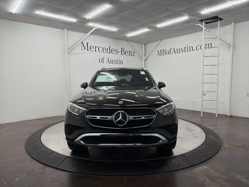 Used 2026 Mercedes-Benz GLC 300 image 2