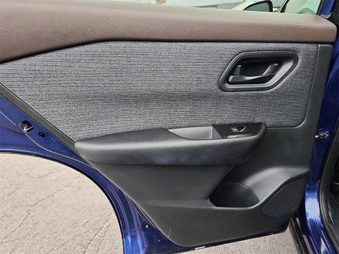 Used 2023 Nissan Rogue S image 14