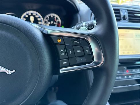 Used 2017 Jaguar F-PACE First Edition image 34