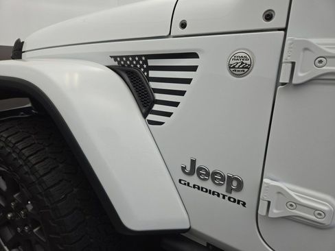 Used 2022 Jeep Gladiator Overland w/ Popular Equipment Package AWD/4WD image 31