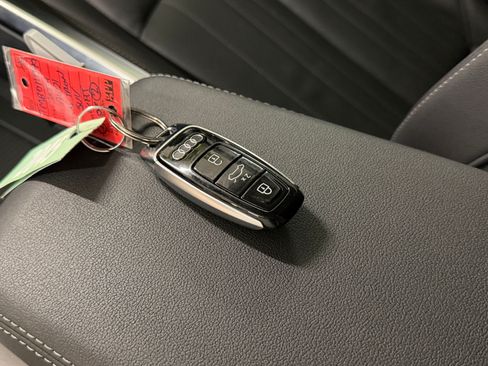 Used 2021 Audi e-tron Premium w/ Convenience Plus Package AWD/4WD image 39