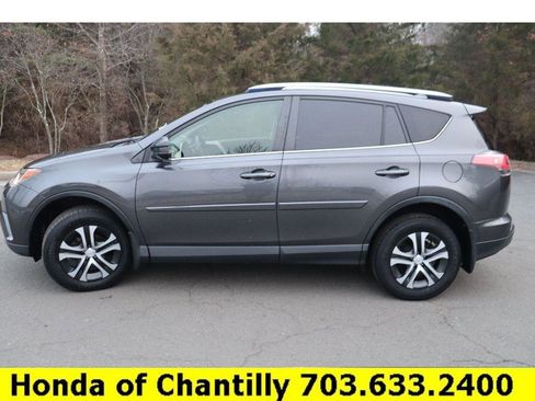 Used 2018 Toyota RAV4 LE image 4