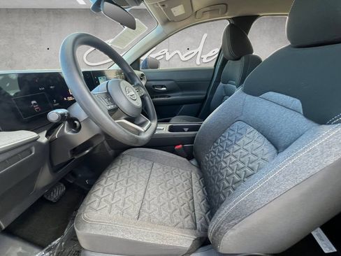Certified 2025 Nissan Kicks SV w/ Illumination Package AWD/4WD image 19